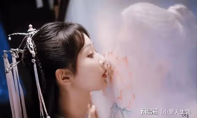 《沉香如屑》口碑不佳,劇情低齡被批拉垮,楊紫演技被嘲套路化