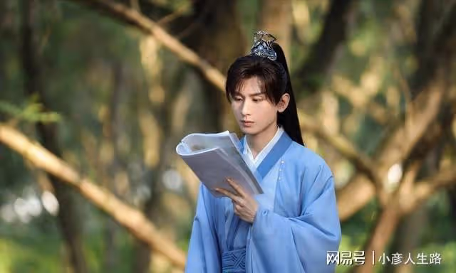 《沉香如屑》口碑不佳,劇情低齡被批拉垮,楊紫演技被嘲套路化