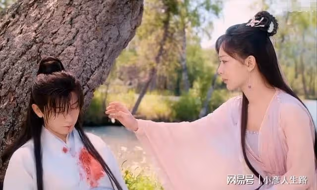 《沉香如屑》口碑不佳,劇情低齡被批拉垮,楊紫演技被嘲套路化