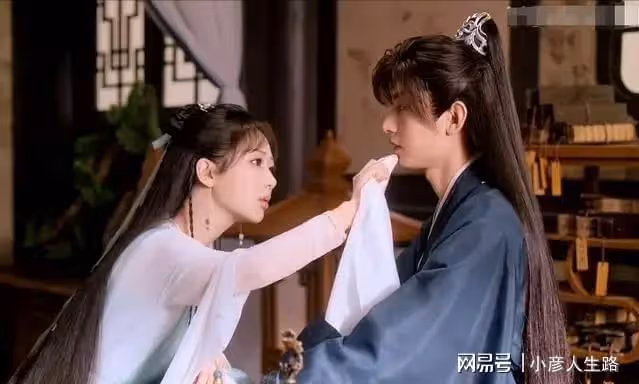 《沉香如屑》口碑不佳,劇情低齡被批拉垮,楊紫演技被嘲套路化