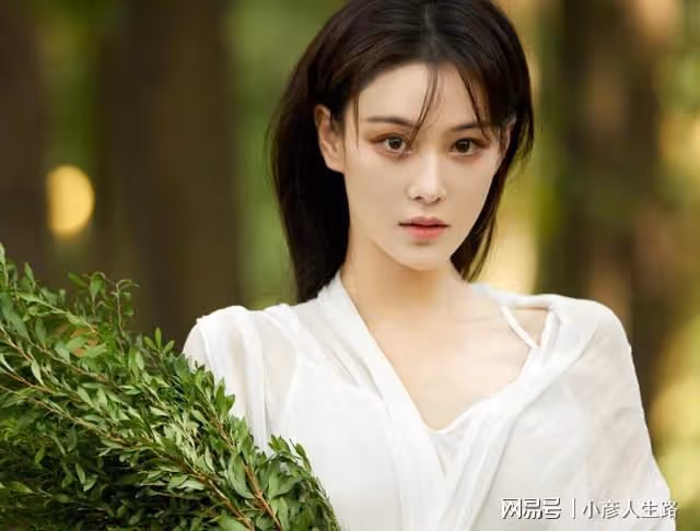 張馨予「開馨農場」大豐收!自種水蜜桃引圍觀,被贊賢惠女星代表