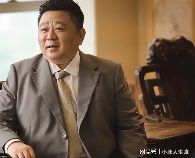 梁冠華:因太胖無戲可拍,被導演妻子倒追,39歲演狄仁傑才出名