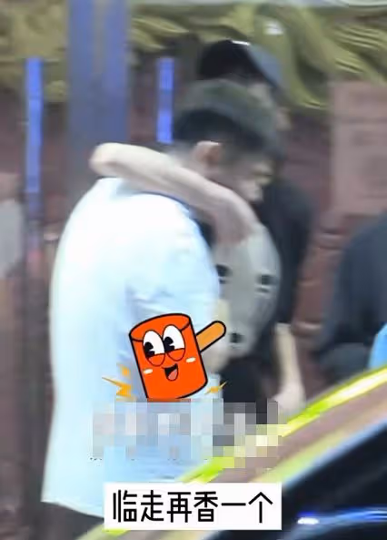 戲骨岳暘私下太辣眼,亂親男友人抱著不撒手,勾脖子撒嬌疑似醉酒