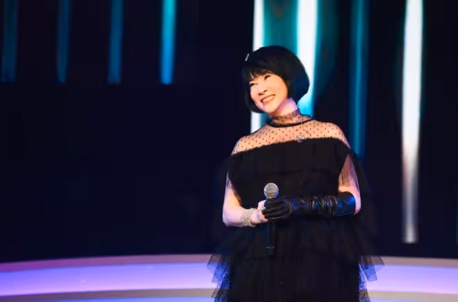 姜育恆59歲前女友回歸歌壇!膚白貌美似凍齡,再唱情難枕回憶滿滿