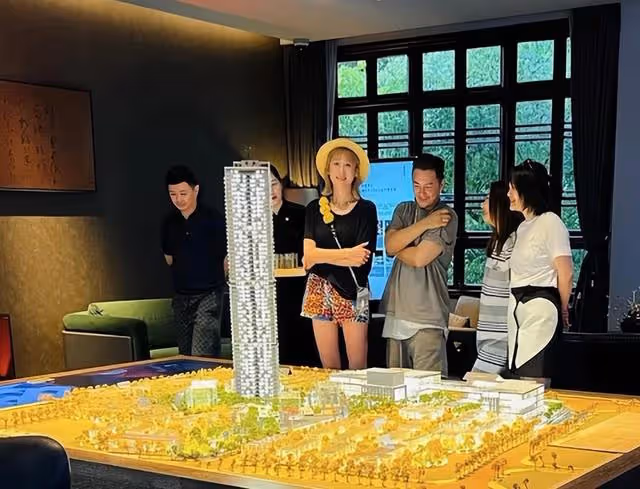 恭喜!傳香港知名男星攜4個子女定居長沙,花800萬全款在當地買房