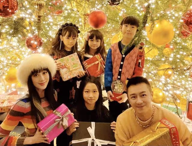 恭喜!傳香港知名男星攜4個子女定居長沙,花800萬全款在當地買房