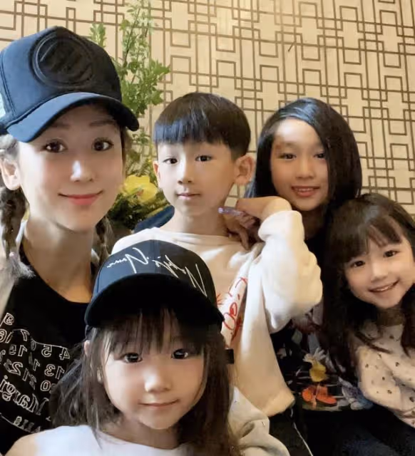 恭喜!傳香港知名男星攜4個子女定居長沙,花800萬全款在當地買房