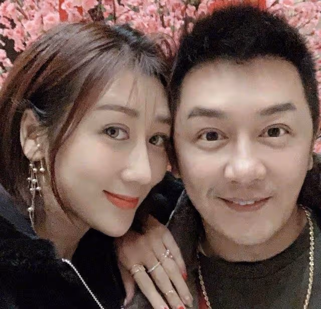 恭喜!傳香港知名男星攜4個子女定居長沙,花800萬全款在當地買房