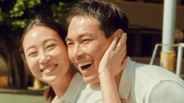 舉辦婚宴甜蜜親吻愛妻　楊祐寧想生「一支橄欖球隊」