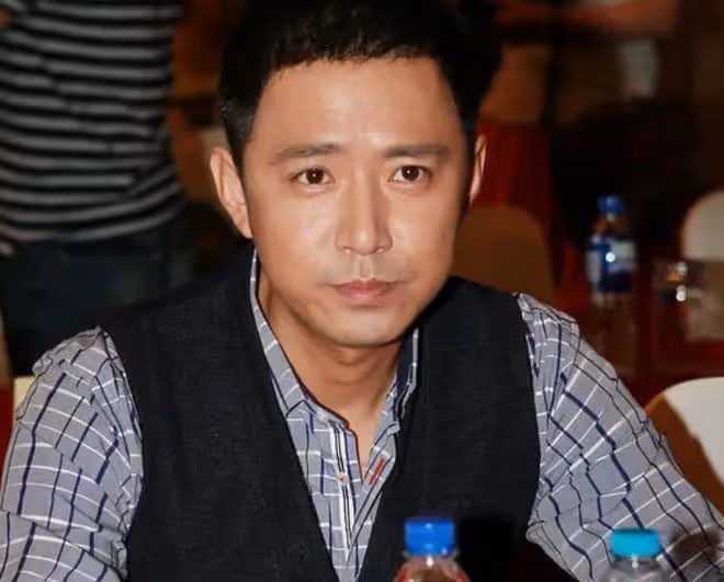 王一楠女兒當核酸檢測志願者!長發飄飄亭亭玉立,老爸高鑫感自豪