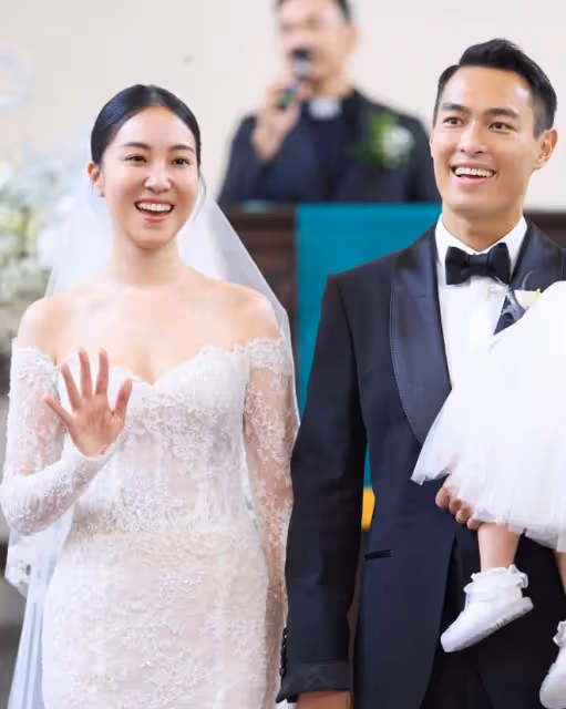 男星邀眾星補辦婚禮!妻子戴「鴿子蛋」凹凸有致,1歲女兒當花童
