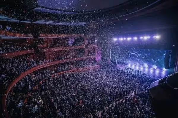 殺人行程?JYP不顧藝人健康,粉絲表示強烈不滿!