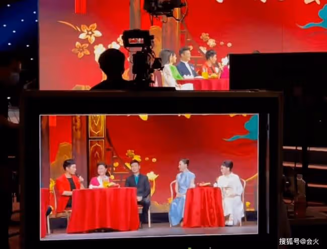 77歲歌唱家李谷一罕見露面 面色紅潤狀態好