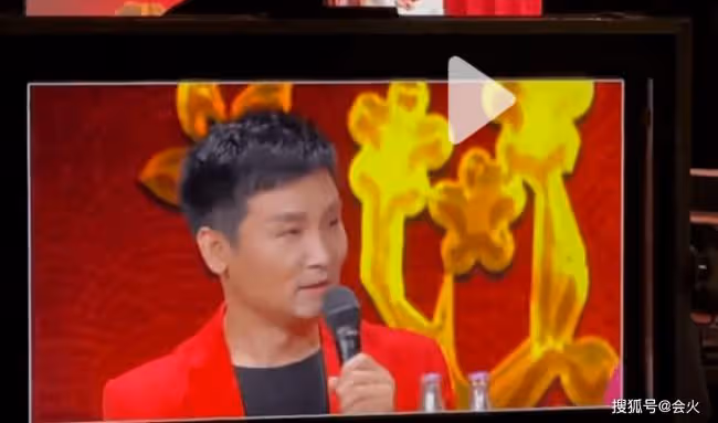 77歲歌唱家李谷一罕見露面 面色紅潤狀態好