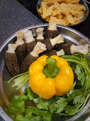 【創意菜】蝦滑釀羊肚菌