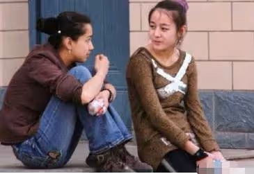 迪麗熱巴早年舊照大曝光,6年前就被寫進了書,網友:胖迪美得好任性啊