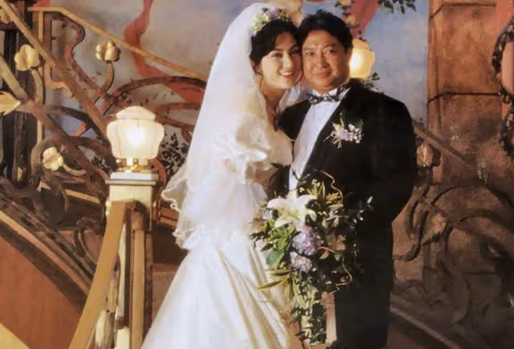 她低調做賢妻!曹恩玉為洪金寶「生下3兒1女」仍被棄 31年後「糟糠之妻」守身如玉:過上了豪門生活