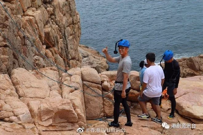 羅子溢黎諾懿中年玩突破!崖邊攀岩嚇到腳仔軟