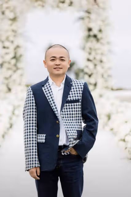 伊能靜為頂級富豪慶生!現場美女如雲,男方被曝詐騙上億逃亡海外