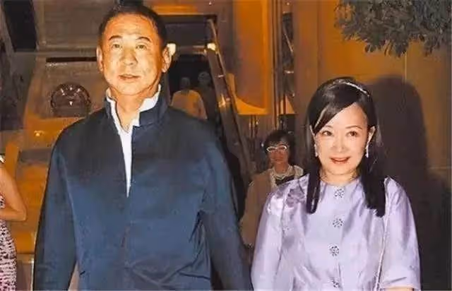 日本富豪戀上台灣名媛,苦等30年終如願,新娘已經55歲,在巴厘島豪擲千萬成婚