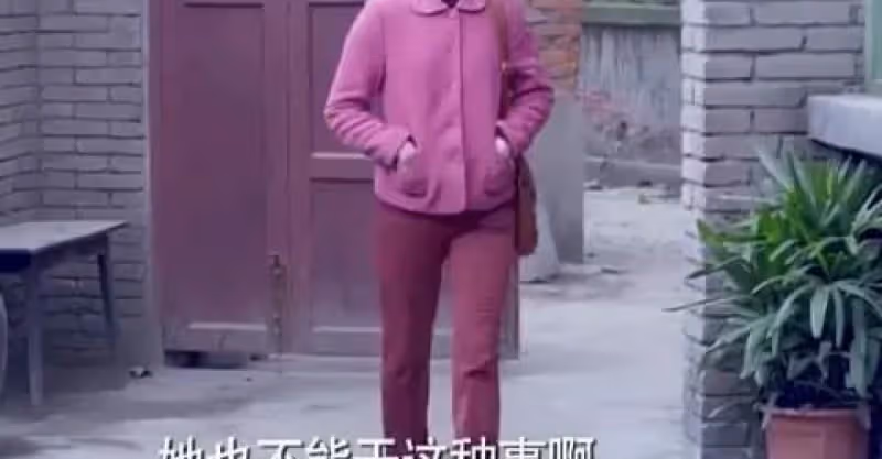 女子拋夫棄子25年，得知兒女發財回來索要80萬贍養費，兒子：滾
