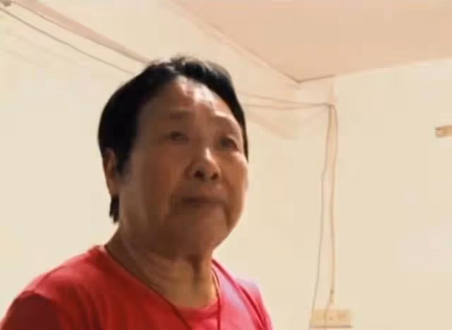 女子拋夫棄子25年,得知兒女發財回來索要80萬贍養費,兒子:滾