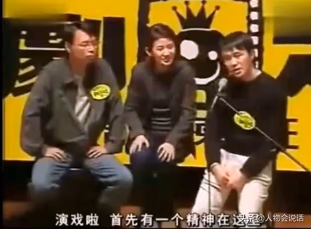 58歲周星馳滿頭白髮落淚:被誤解30年,卻無人懂我的心酸