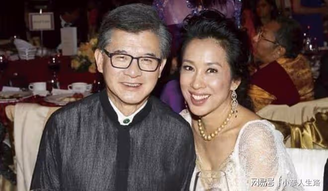 朱玲玲:19歲奪港姐冠軍,富豪3千萬娶她,婚後戴珠寶都要寫欠條