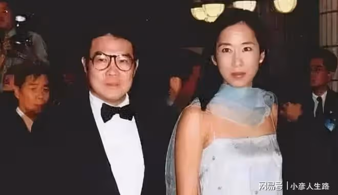 朱玲玲:19歲奪港姐冠軍,富豪3千萬娶她,婚後戴珠寶都要寫欠條