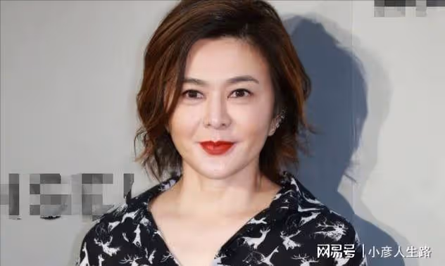 高爾夫球事件後，關之琳疑插足他人家庭？與前任同框不尷尬