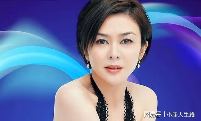 高爾夫球事件後，關之琳疑插足他人家庭？與前任同框不尷尬
