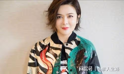 高爾夫球事件後，關之琳疑插足他人家庭？與前任同框不尷尬