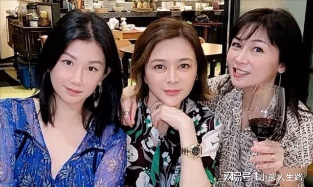 高爾夫球事件後，關之琳疑插足他人家庭？與前任同框不尷尬