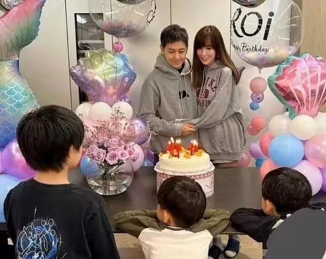 陳若儀嘗試喚醒林志穎,病房內過結婚紀念日~