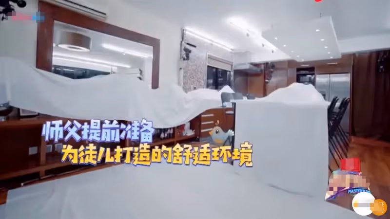 鄭秀文罕曬居家素顏美照!意外曝光豪宅內景,超大落地窗視野開闊,配備大露台堪比度假村,擁有六處房產市值三億