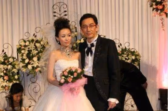 年過半百!昔日影帝2婚「仍娶小姑娘」 婚後7年被敗光數億家產「曝與女兒現狀」:他值得更好的