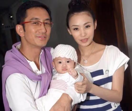 年過半百!昔日影帝2婚「仍娶小姑娘」 婚後7年被敗光數億家產「曝與女兒現狀」:他值得更好的