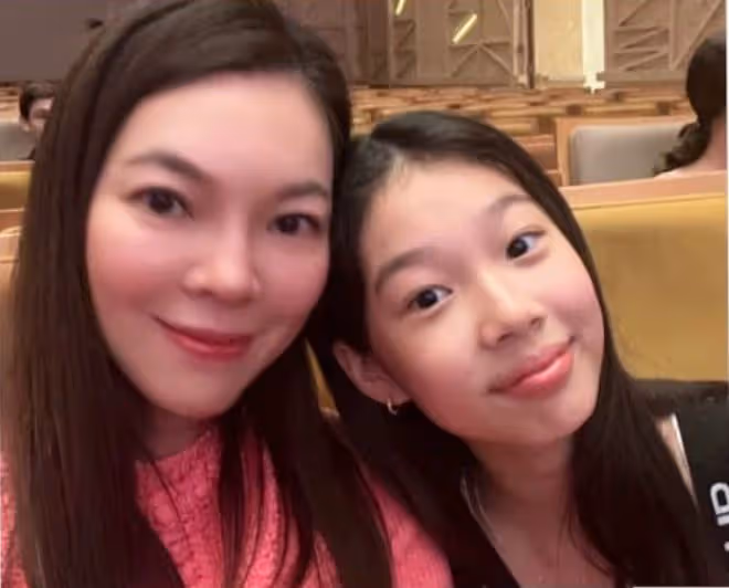 郭台銘倆兒女罕露面!高顏值女兒穿百元裙長腿吸睛,小兒子神似爸