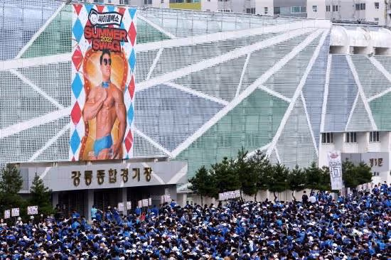 鳥叔演唱會工作人員高空墜亡 系拆除舞台裝置滑倒
