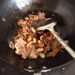 韓國泡菜炒豬頭肉