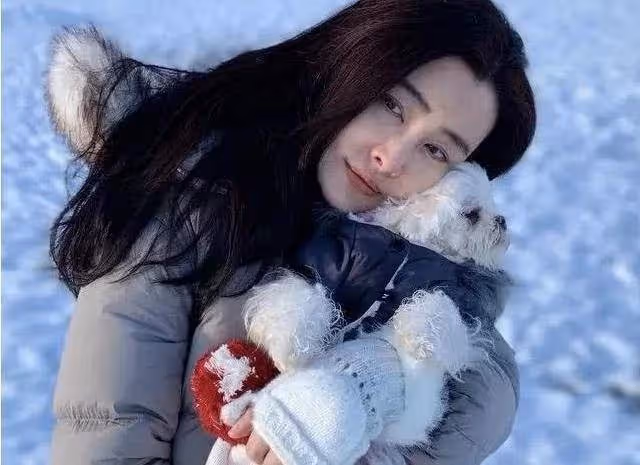 55歲王祖賢近照曝光!出道21年巔峰時刻退圈,如今獨居加拿大至今未婚,一個人逍遙又自在