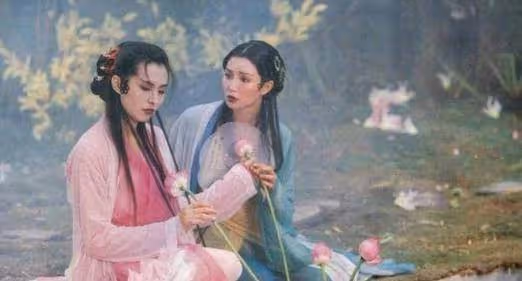 55歲王祖賢近照曝光！出道21年巔峰時刻退圈，如今獨居加拿大至今未婚，一個人逍遙又自在