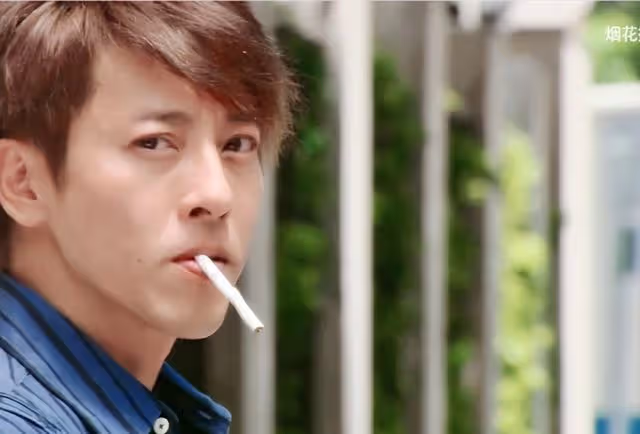 「最帥令狐沖」公開訓斥網友被贊,與車禍妻子甘苦與共,崇尚素食