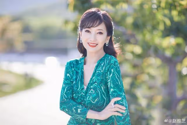 68歲女神趙雅芝曬近況!四肢纖細,上圍豐滿,三步上籃動作嫻熟