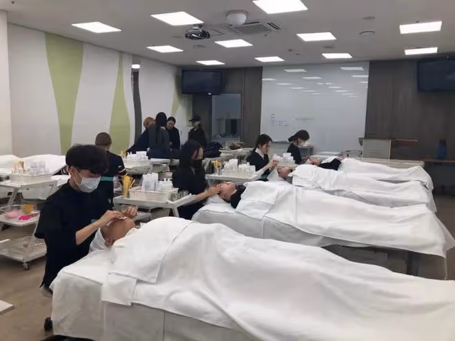學完之後或許站在偶巴旁邊補妝的人就是你了…