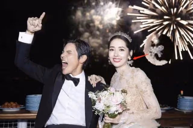 向佐「不講武德」,向太護犢子,郭碧婷的這場「賭豪」本就是敗局