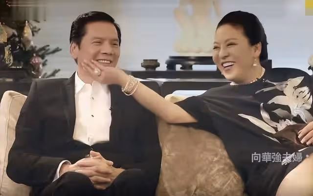 向佐「不講武德」,向太護犢子,郭碧婷的這場「賭豪」本就是敗局
