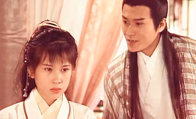 文頌嫻帶9歲女兒現身水上樂園,穿泳衣大秀身材,皮膚白皙似少女