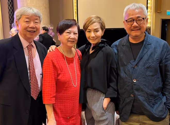 任劍輝乾女兒八十大壽!白雪仙攜一眾明星現身送祝福,94歲精神好