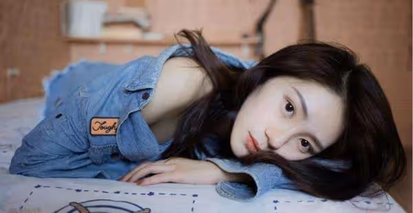 婆婆要我跟她兒子離婚,我聽後忍不住大笑起來 答應了,接著我給公婆看了樣東西,讓他們當場嚇傻了...